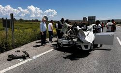 Yozgat'ta traktörle otomobilin çarpışması sonucu 2 kişi yaralandı