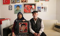 15 TEMMUZ DEMOKRASİ ZAFERİNİN 10. YILI - Şehit oğullarının anısını evlerinde oluşturdukları özel odada yaşatıyorlar