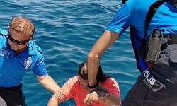 Aydın'da yüzerken farkında olmadan 2 mil uzağa açılan kadın kurtarıldı