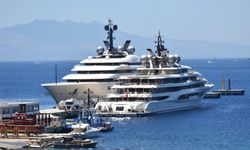 Bodrum'a gelen dev yatlar 'Blue' ve 'Hadar'a tankerlerle yakıt ikmali yapıldı