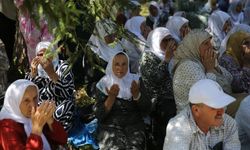 Bosna Hersek'teki savaşta kurşuna dizilen 6 Srebrenitsalı genç, ölümlerinin 31'inci yılında anıldı