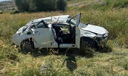 Erzincan'da devrilen otomobildeki 1 kişi öldü, 1 kişi yaralandı