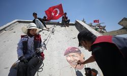 Gazzeli gençler, Şehit Ömer Halisdemir'i duvar resmiyle andı
