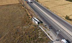 GÜNCELLEME - Eskişehir'de yolcu otobüsünün şarampole devrildiği kazada 24 kişi yaralandı