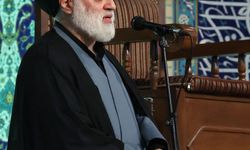 İran'ın eski lideri Hamaney için Tahran'da anma töreni düzenlendi
