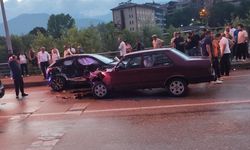 Karabük'te iki otomobilin çarpıştığı kazada 4 kişi yaralandı