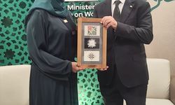 KKTC Çalışma Bakanı Hasipoğlu, Somali Aile Bakanı Makhzoumi ile Pakistan'da görüştü