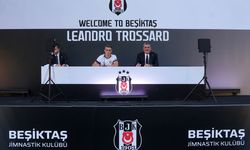 Leandro Trossard, Beşiktaş'a imzayı siyah-beyazlı taraftarların önünde attı