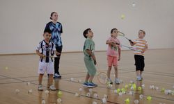Milli badmintoncu Cemre, farklı branşlarda sporcular yetiştirmek için iller arası mekik dokuyor