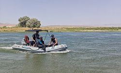 Muş'ta Murat Nehri'ne düşen çocuğu arama çalışmaları sürüyor