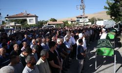 Nevşehir'de trafik kazasında ölen anne ve iki oğlunun cenazeleri Kayseri'de toprağa verildi