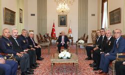 TBMM Başkanı Kurtulmuş'tan 15 Temmuz gazilerine 'Teşekkür Beratı' takdimi
