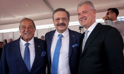 TOBB Başkanı Hisarcıklıoğlu, İzmir'de EBSO'nun yeni hizmet binasının açılışına katıldı