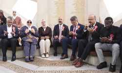 Türkiye Maarif Vakfı heyeti, 12 ülkeden öğrencilerle Hafıza 15 Temmuz Müzesi'ni ziyaret etti