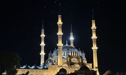 Ülke genelindeki camilerde sela okundu