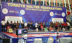 Yıldızlar Kulüpler Türkiye Halter Şampiyonası Sakarya'da başladı