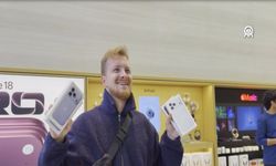 Londra’da iPhone 18 kuyruğu: Yeni Apple ürünleri satışa çıktı