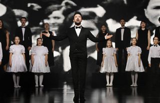 Tarkan, Cumhuriyet'in 100. yılı için marş besteledi!
