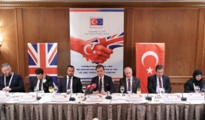 AB Bakanı ve Başmüzakereci Çelik Londra'da