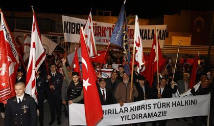 KKTC halkı, Cumhurbaşkanı Ersin Tatar‘ı Londra dönüşü sevgiyle karşıladı