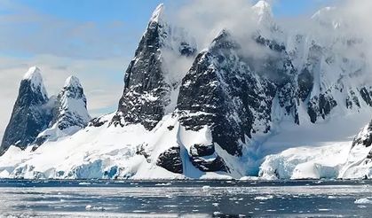 Antarktika'daki deniz buzu seviyesi uzmanları neden endişelendiriyor?