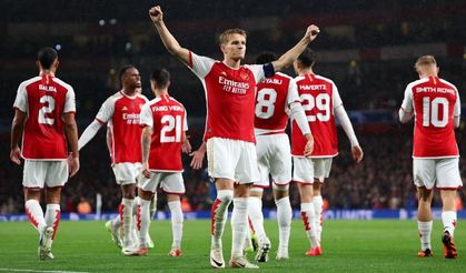 Arsenal, Premier Lig'e gövde gösterisiyle başladı