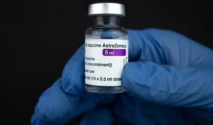 AstraZeneca, Covid aşısının nadir görülen bir yan etkiye neden olabileceğini ilk kez kabul etti