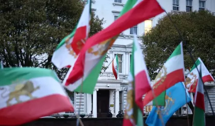 İngiltere'de İran’daki protestolara destek gösterisi düzenlendi