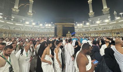 Müslümanlar kutsal topraklarda umre ibadetini yerine getirdi