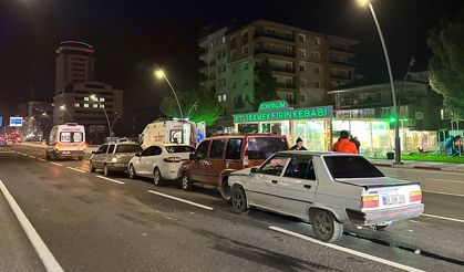 Uşak'ta zincirleme trafik kazasında 6 kişi yaralandı