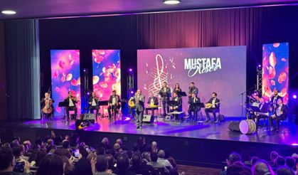 Usta sanatçı Mustafa Keser, İstanbul'da halk konseri verdi