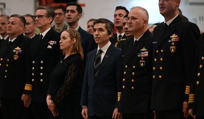 İngiltere'nin Southampton Limanı'na demirleyen TCG Anadolu gemisinde, Türk savunma sanayisi tanıtıldı