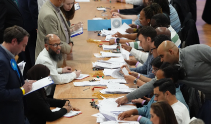 İngiltere'deki yerel seçimlerde sandıktan aşırı sağ çıktı