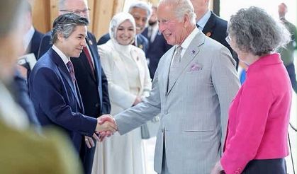 Cambridge Merkez Camisi'ne Kral Charles'tan tarihi ziyaret