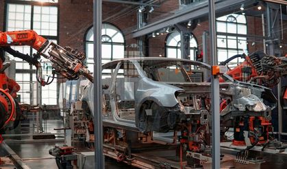 AB’den İngiltere’ye Çin otomobilleri için yeni şart