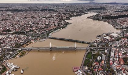 İstanbul Boğazı’nın kahverengi görüntüsü Thames’i hatırlattı