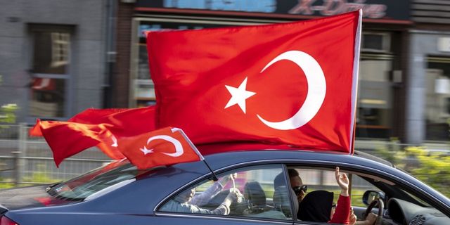 Erdoğan taraftarlarından Almanya'da kutlama
