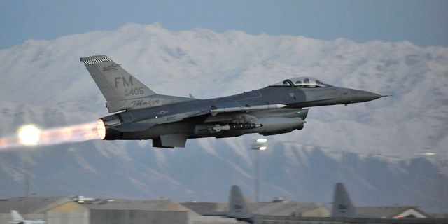 Kiev'e F-16 savaş uçakları verilmesine Washington'dan izin çıktı