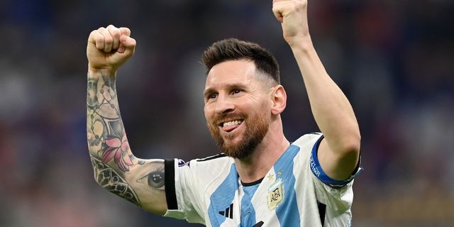 Lionel Messi özür diledi, antrenmanlara döndü