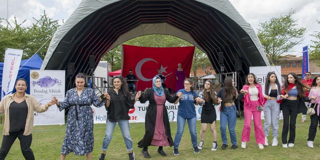 Batı Londra Türk Gönüllüleri Derneği Festivalde Buluştu