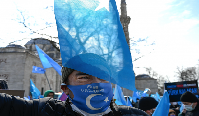 Çin, ülke dışındaki Uygurlara ailelerini 'rehin' tutarak baskı yapıyor