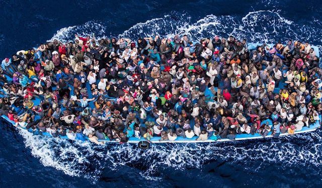 Avrupa’da kriz: Son 8 yılın en büyük göçmen akını ülkeleri birbirine düşürdü