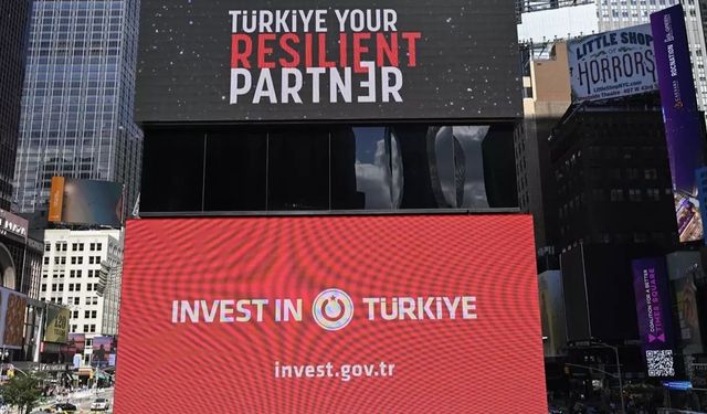 Times Meydanı'ndaki dijital ekranlardan Türkiye'ye yatırım daveti