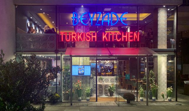 Restorantını Londra’daki Türk öğrencilere açtı