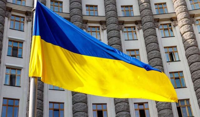AB Ukrayna'ya 5 milyar euroluk askeri yardım yapacak