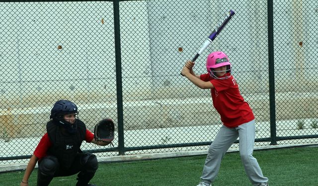 Çankırı'da Avrupa Şampiyonası'na hazırlanan 15 Yaş Altı Softbol Milli Takımı'nın kampı sona erdi