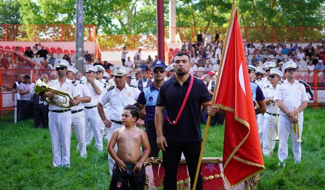 663. Tarihi Kırkpınar Yağlı Güreşleri'nin resmi açılış töreni Edirne'de gerçekleştirildi