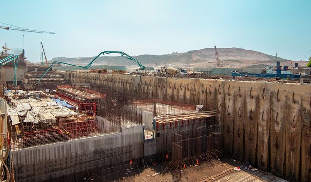 Akkuyu NGS'nin üçüncü ünitesinde pompa istasyonu temel plakasına beton döküldü