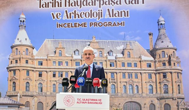 Bakan Uraloğlu, Haydarpaşa Garı ve Arkeoloji Alanı'nda incelemelerde bulundu: