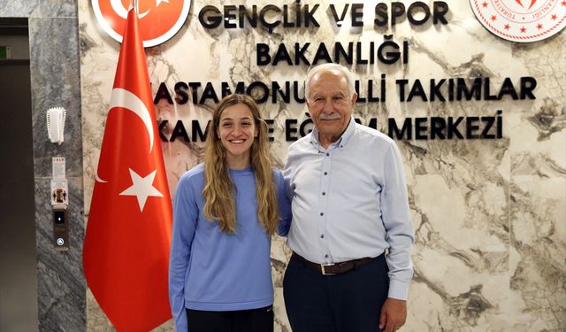 Eski bakan Başesgioğlu, olimpiyatlara katılacak sporcuları ziyaret etti